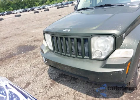 2008 Jeep Liberty Sport z USA, uszkodzony, nr VIN 1J8GN28K28W225541